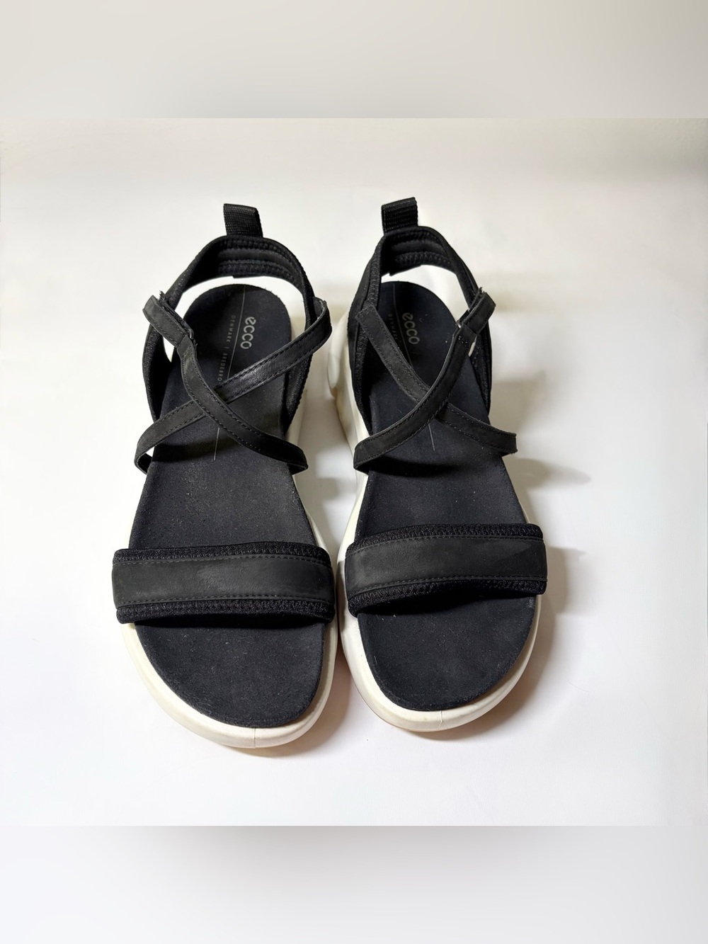 Ecco Black Cross Strap Comfort ErgonomicsWalking Sandals White Platform EU 40